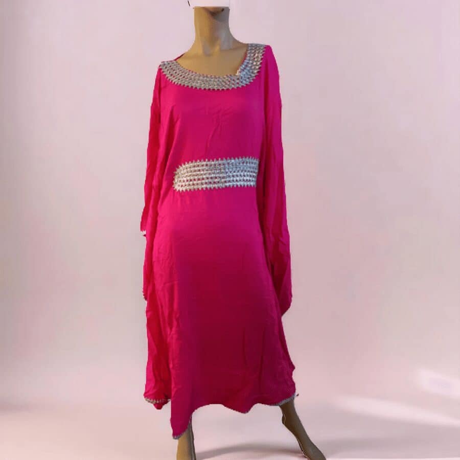 Robe rose et argentée