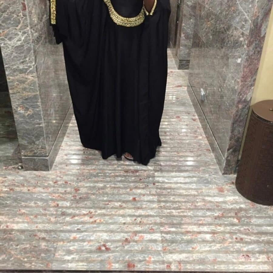 Abaya perlée a la main