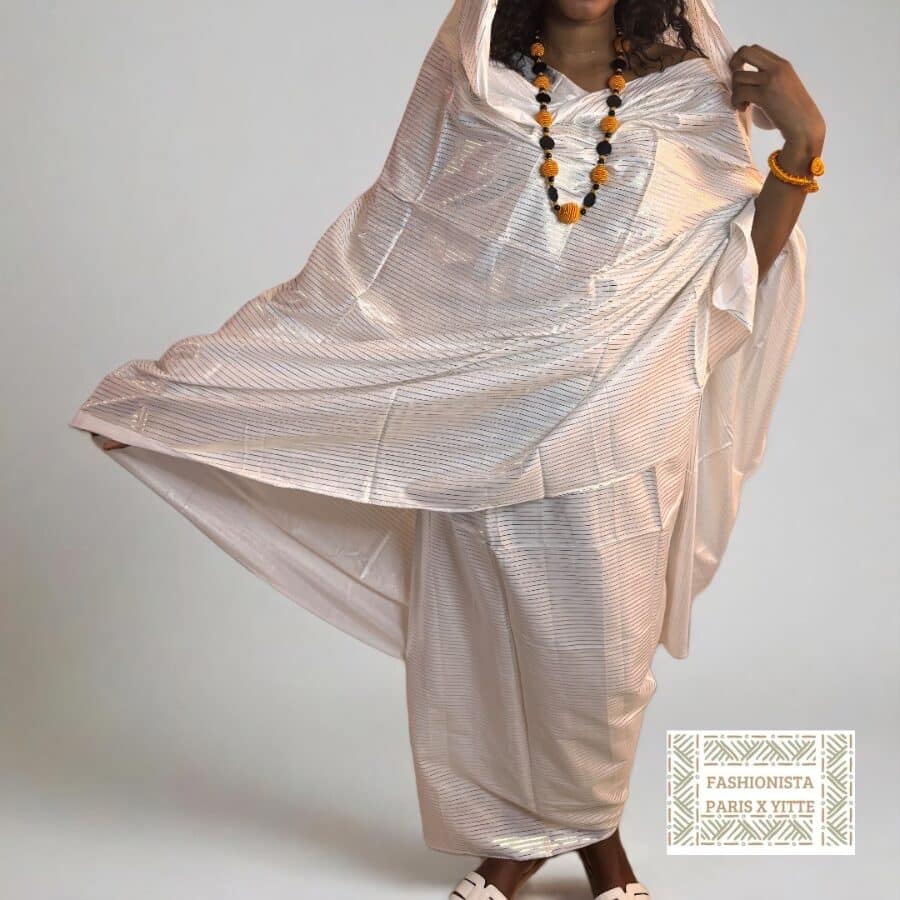 Melhfa blanche et dorée